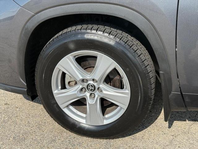 used 2023 Toyota Highlander car, priced at $31,450