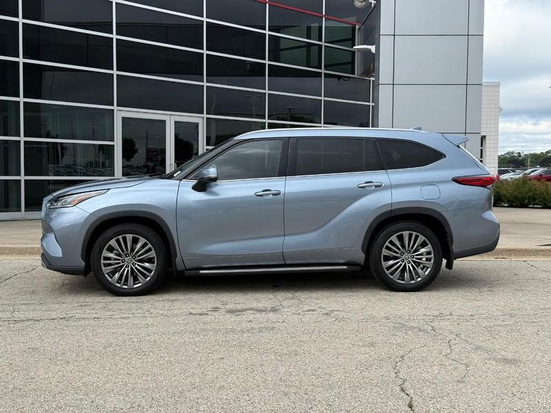 used 2022 Toyota Highlander car, priced at $40,500