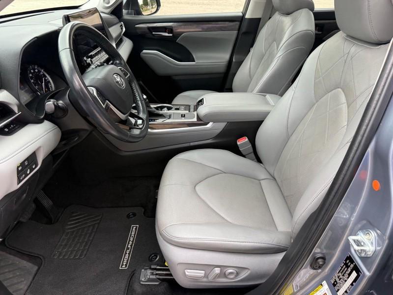 used 2022 Toyota Highlander car, priced at $40,500