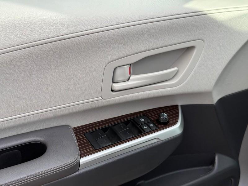 used 2024 Toyota Sienna car, priced at $43,850