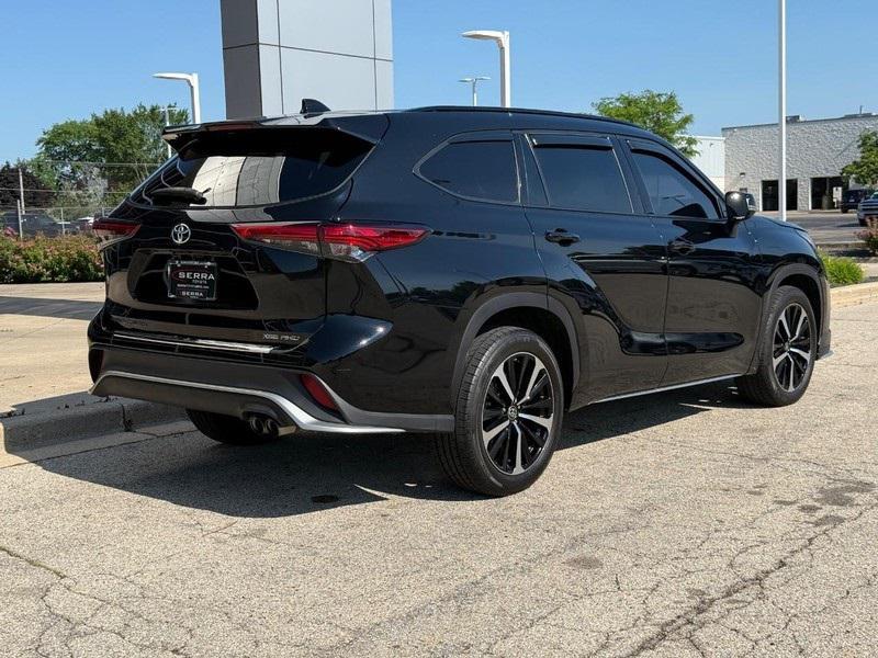 used 2021 Toyota Highlander car, priced at $36,200