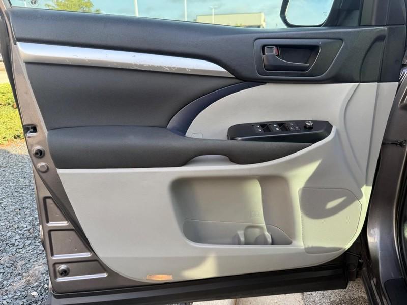 used 2019 Toyota Highlander car, priced at $19,989