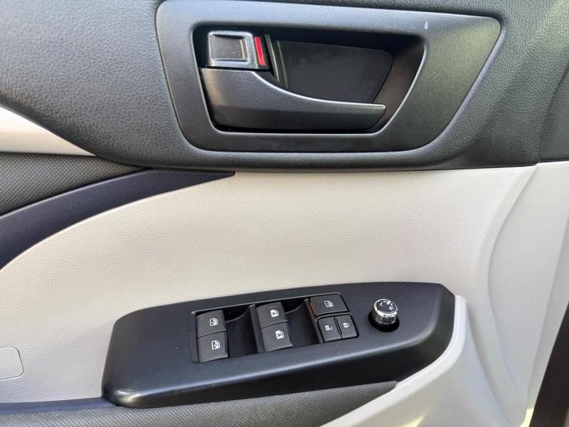 used 2019 Toyota Highlander car, priced at $19,989