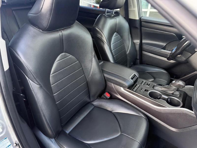used 2021 Toyota Highlander car, priced at $33,251