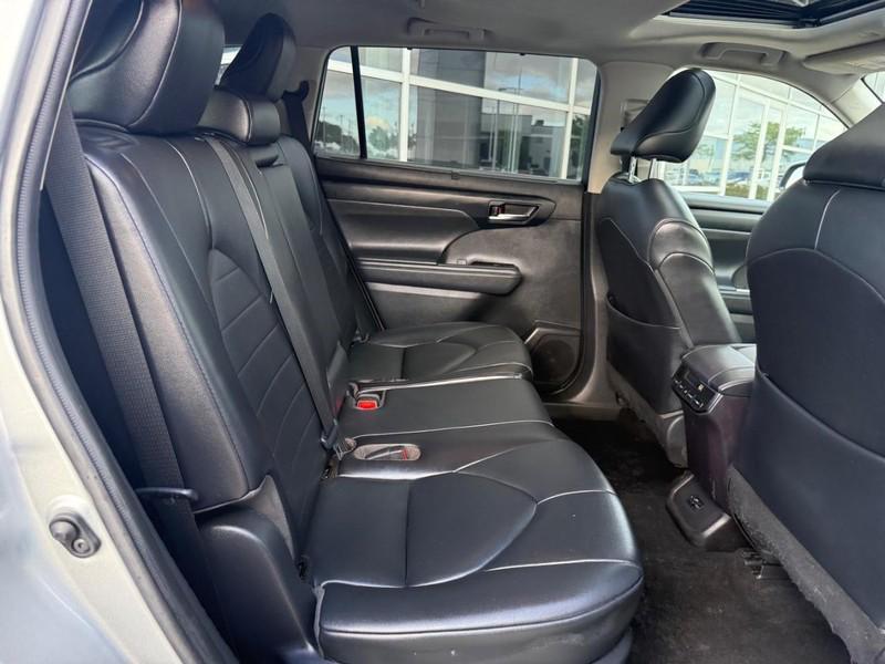 used 2021 Toyota Highlander car, priced at $33,251
