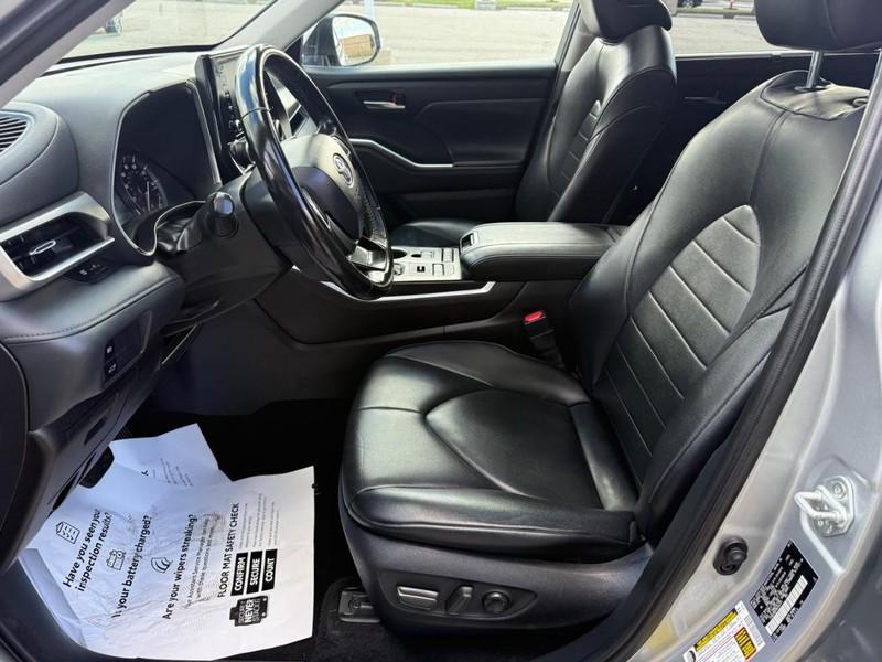 used 2021 Toyota Highlander car, priced at $33,251