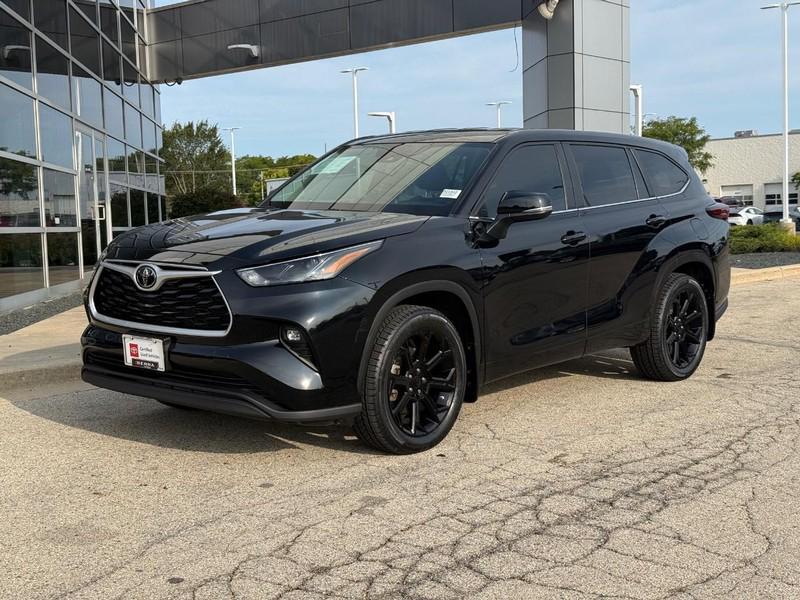 used 2024 Toyota Highlander car, priced at $30,598
