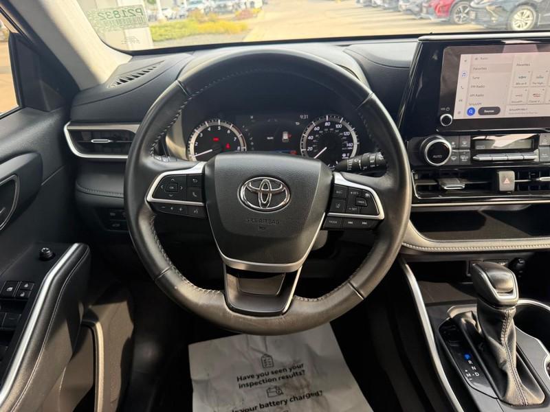 used 2024 Toyota Highlander car, priced at $30,598