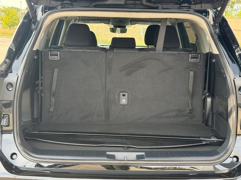 used 2024 Toyota Highlander car, priced at $30,598