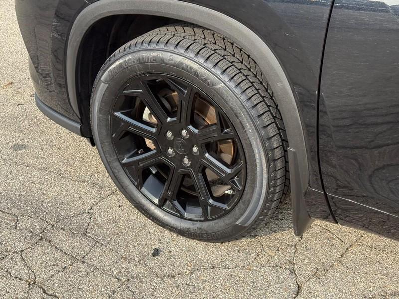 used 2024 Toyota Highlander car, priced at $30,598