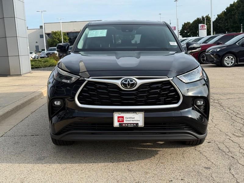 used 2024 Toyota Highlander car, priced at $30,598