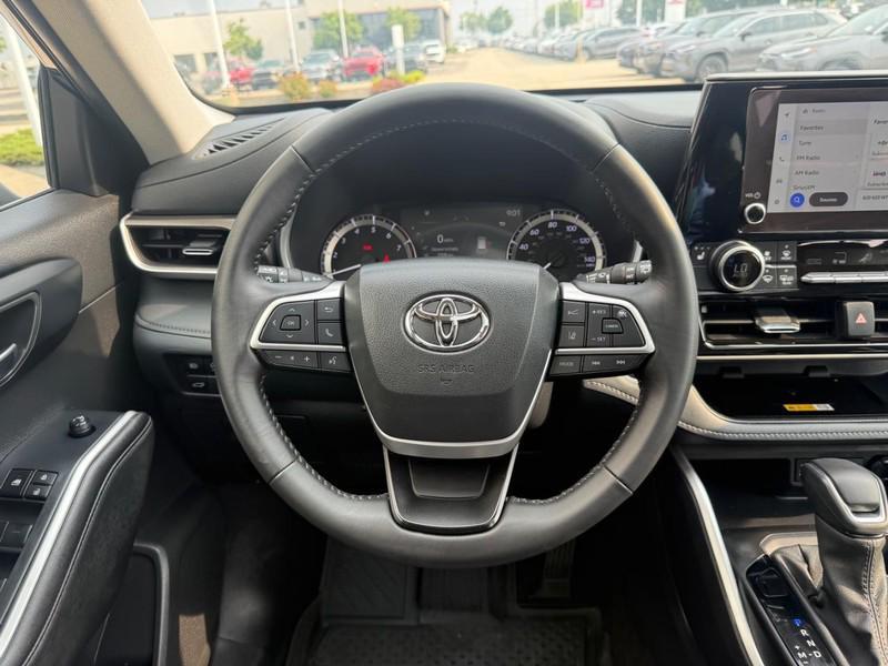 used 2024 Toyota Highlander car, priced at $42,450