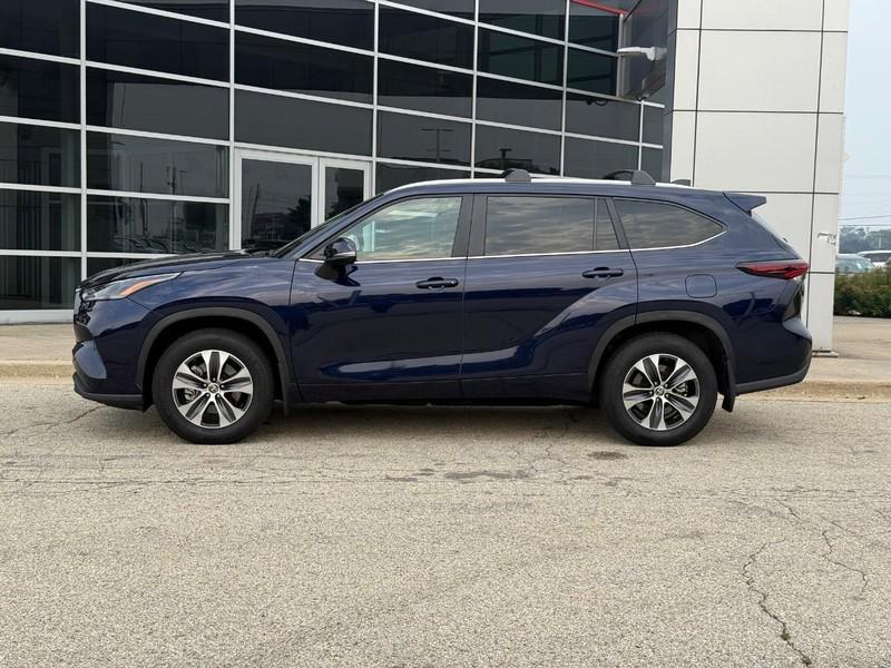 used 2024 Toyota Highlander car, priced at $42,450