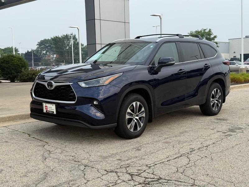 used 2024 Toyota Highlander car, priced at $42,450