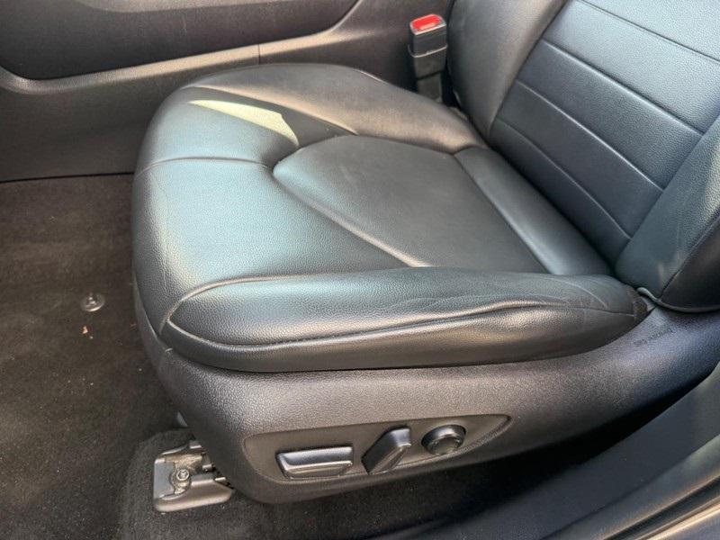 used 2021 Toyota Highlander car, priced at $31,891