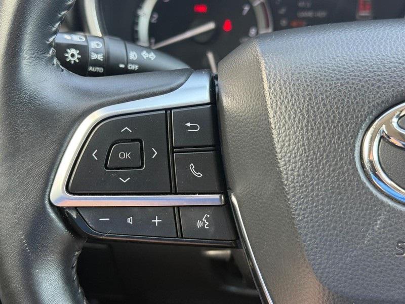 used 2021 Toyota Highlander car, priced at $31,891