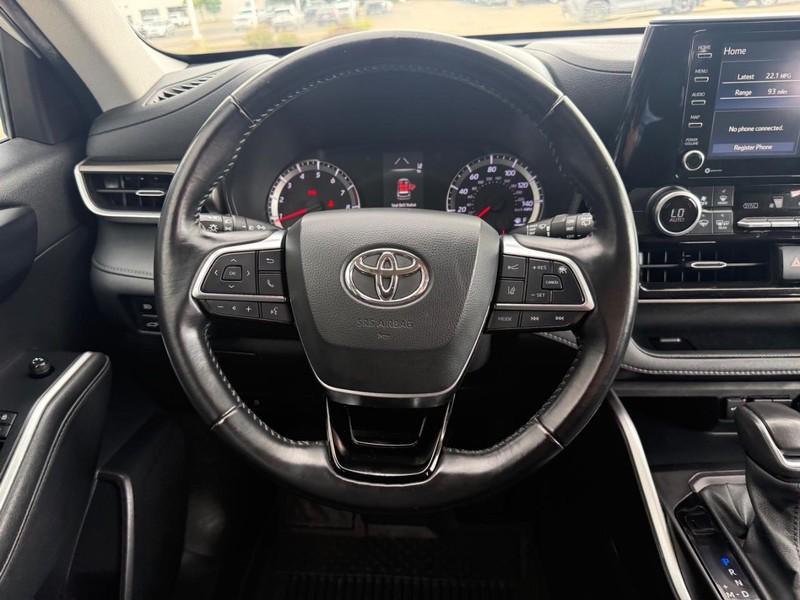 used 2021 Toyota Highlander car, priced at $28,459