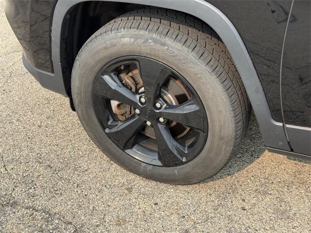 used 2019 Jeep Cherokee car, priced at $13,990