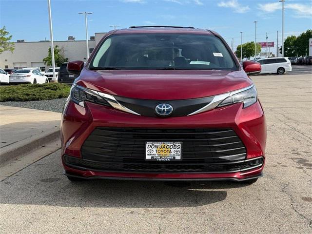 used 2024 Toyota Sienna car, priced at $41,990