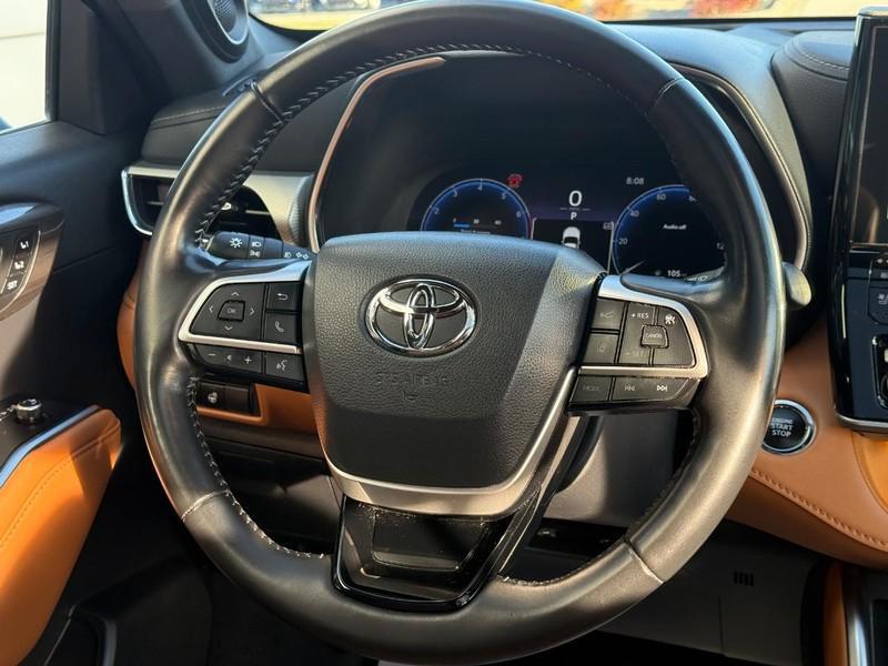 used 2023 Toyota Highlander car, priced at $44,733