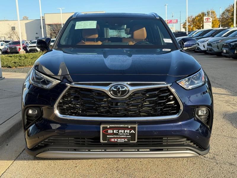used 2023 Toyota Highlander car, priced at $44,733