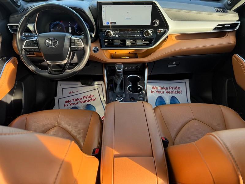 used 2023 Toyota Highlander car, priced at $44,733