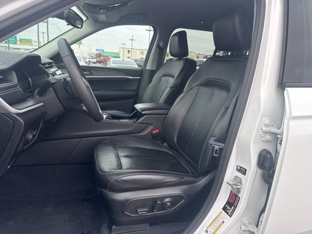 used 2023 Jeep Grand Cherokee car, priced at $30,397