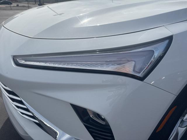 new 2025 Buick Envista car, priced at $25,390
