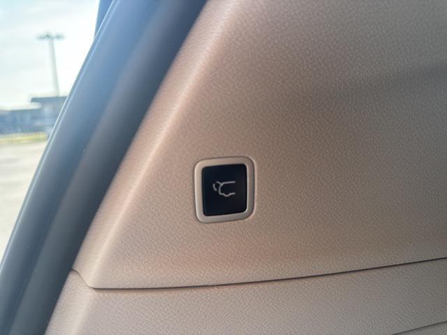 used 2023 Chrysler Pacifica car, priced at $24,489