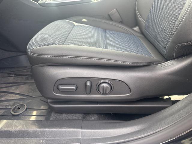 new 2025 Buick Envista car, priced at $27,470