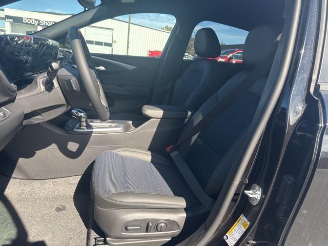 new 2025 Buick Envista car, priced at $26,920