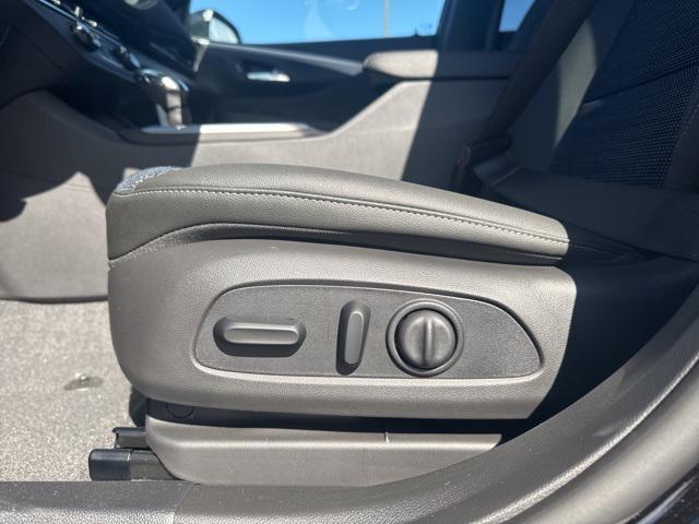 new 2025 Buick Envista car, priced at $26,920