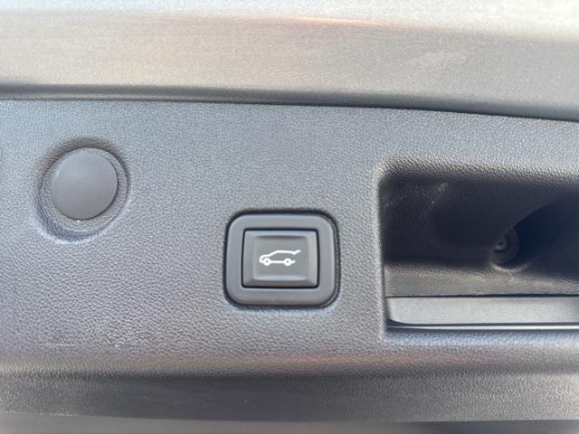 used 2023 Chevrolet Equinox car, priced at $25,990