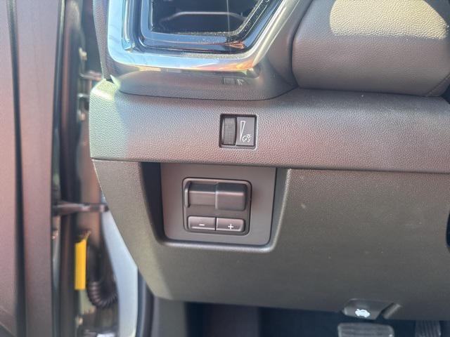 new 2025 GMC Canyon car, priced at $46,015