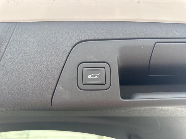 new 2025 Buick Envision car, priced at $48,195