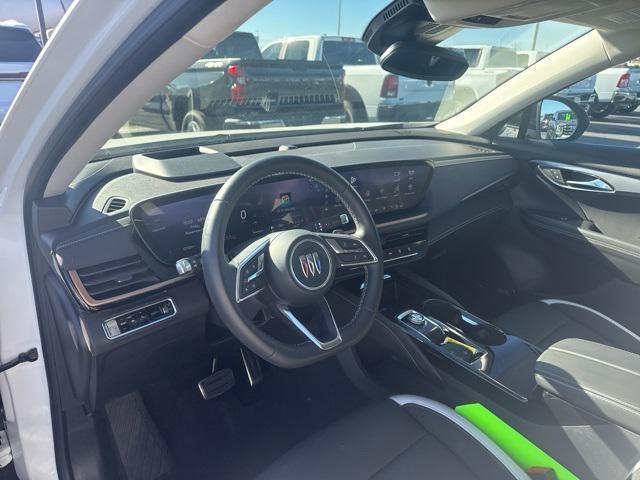 used 2025 Buick Envision car, priced at $33,497