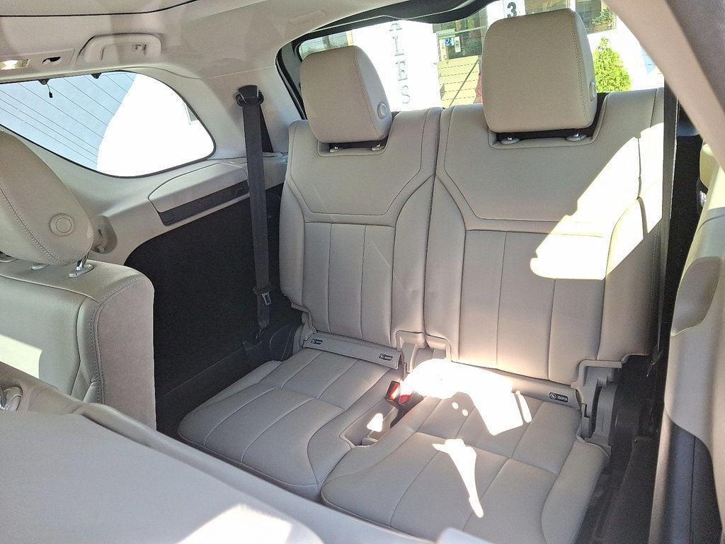 used 2017 Land Rover Discovery car, priced at $14,995