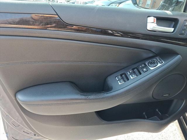 used 2015 Kia Cadenza car, priced at $7,995