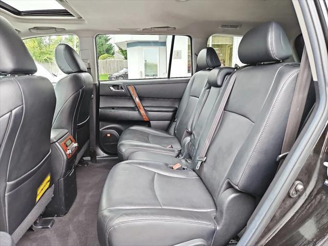 used 2012 Toyota Highlander car, priced at $15,599