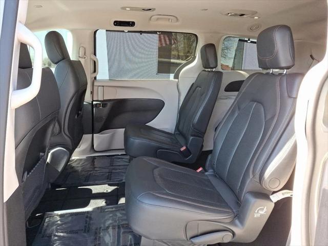 used 2020 Chrysler Pacifica car, priced at $16,995