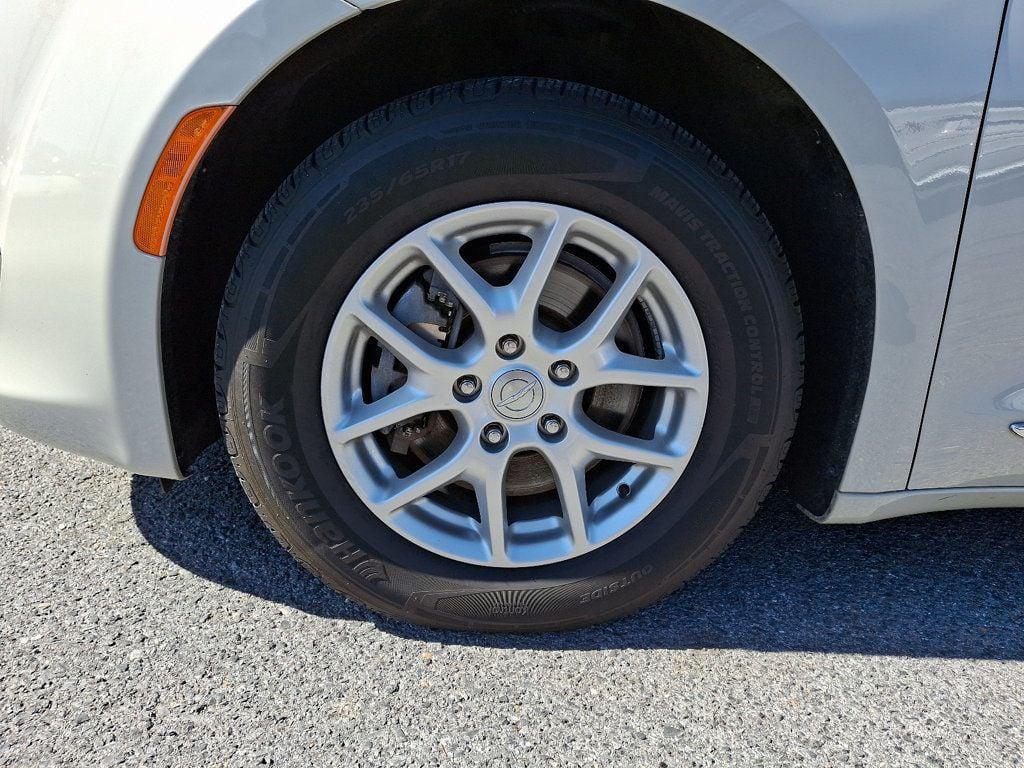 used 2020 Chrysler Pacifica car, priced at $14,995