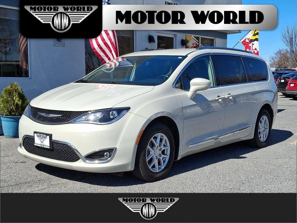 used 2020 Chrysler Pacifica car, priced at $14,995