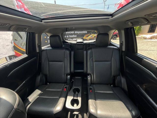 used 2017 Toyota Highlander car
