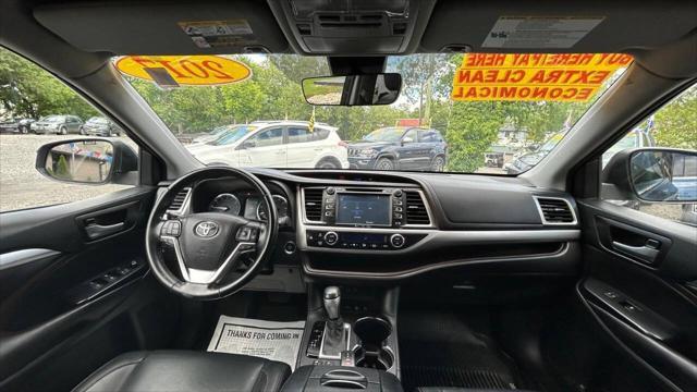 used 2017 Toyota Highlander car