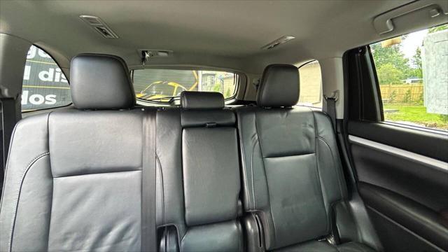 used 2017 Toyota Highlander car