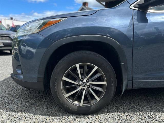 used 2017 Toyota Highlander car