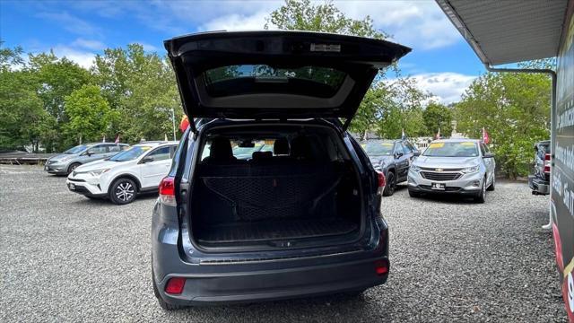 used 2017 Toyota Highlander car