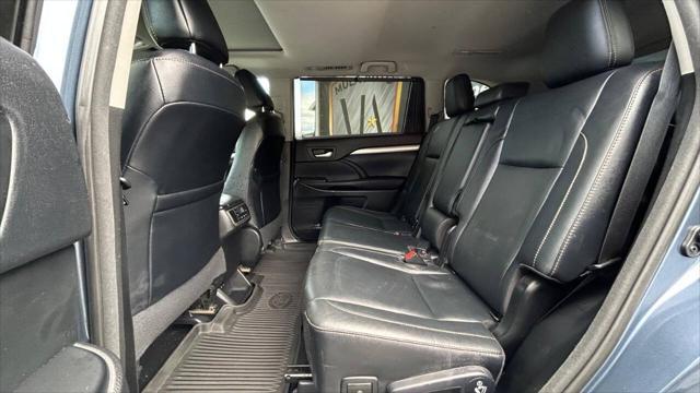 used 2017 Toyota Highlander car