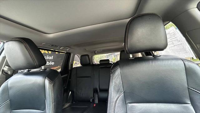 used 2017 Toyota Highlander car