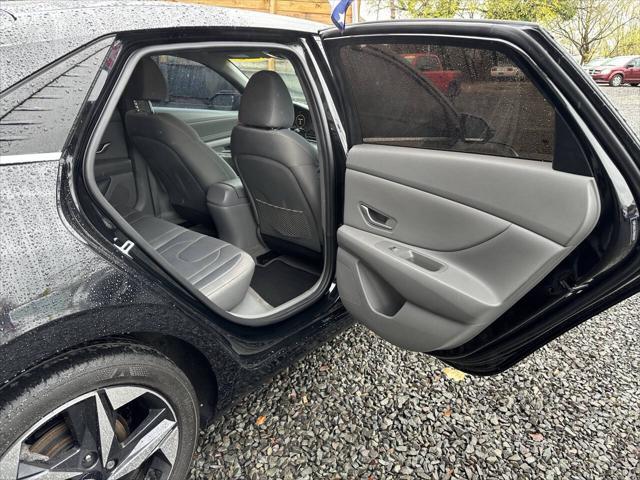 used 2022 Hyundai Elantra car